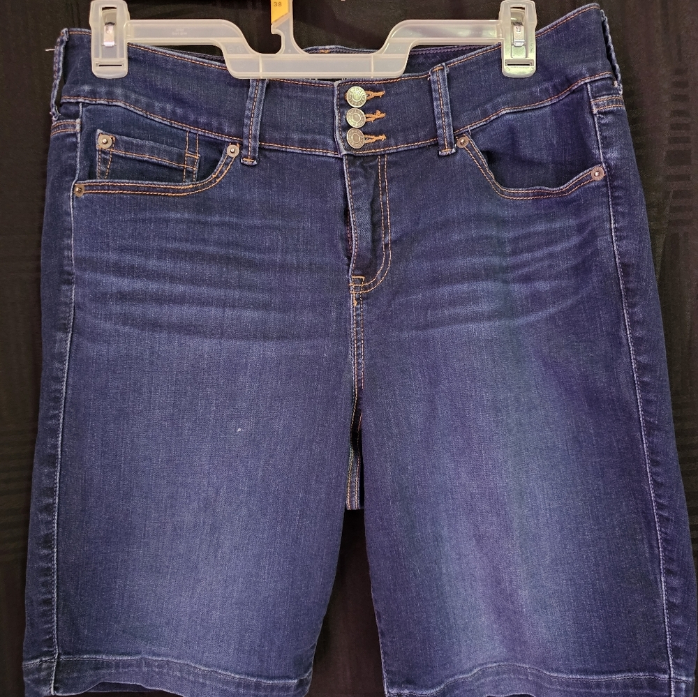 Women's Torrid Shorts - Picture 4 of 5